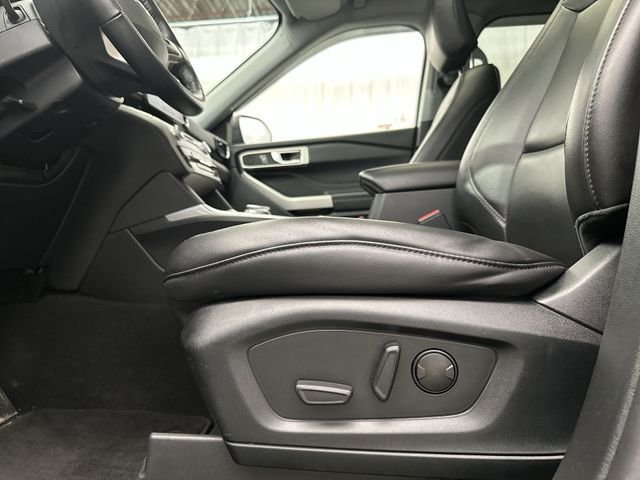 Used 2023 Blue Ford XLT image 17