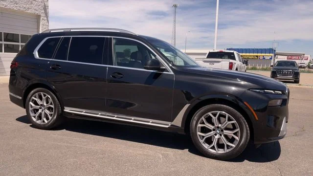 Used 2026 Black BMW xDrive40i image 3