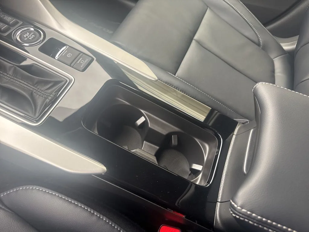 New 2026 White Mitsubishi SEL image 38