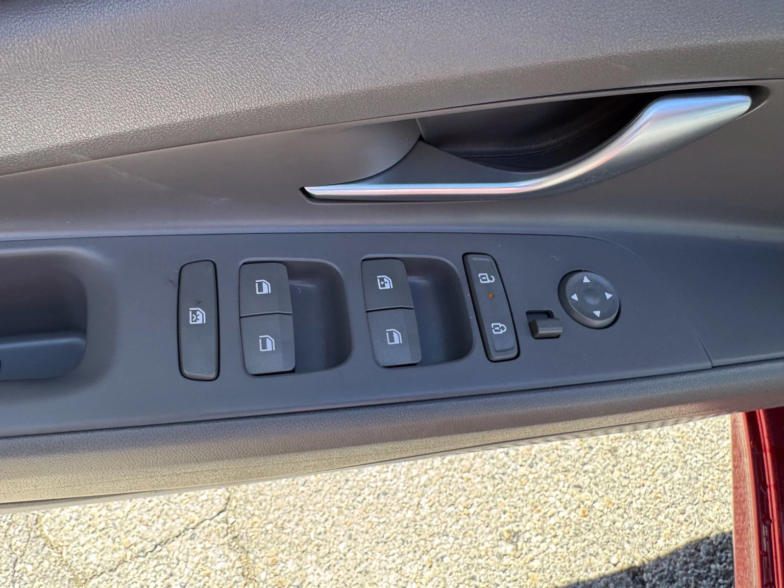 Used 2025 Red Hyundai SEL Convenience image 15