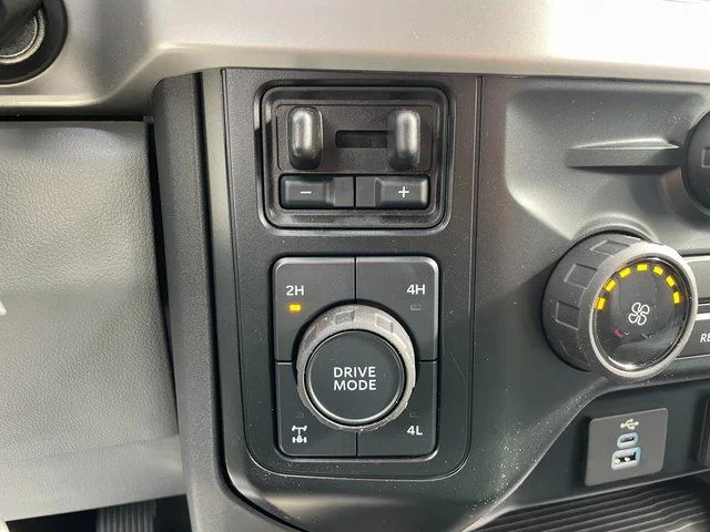 2025 Ford F-350 Super Duty Chassis Cab XL - Photo 27