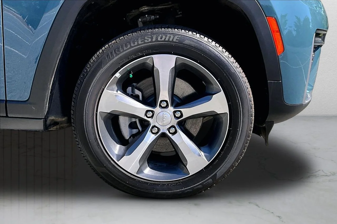 New 2026 Steel Blue Exterior Paint Jeep Limited image 33