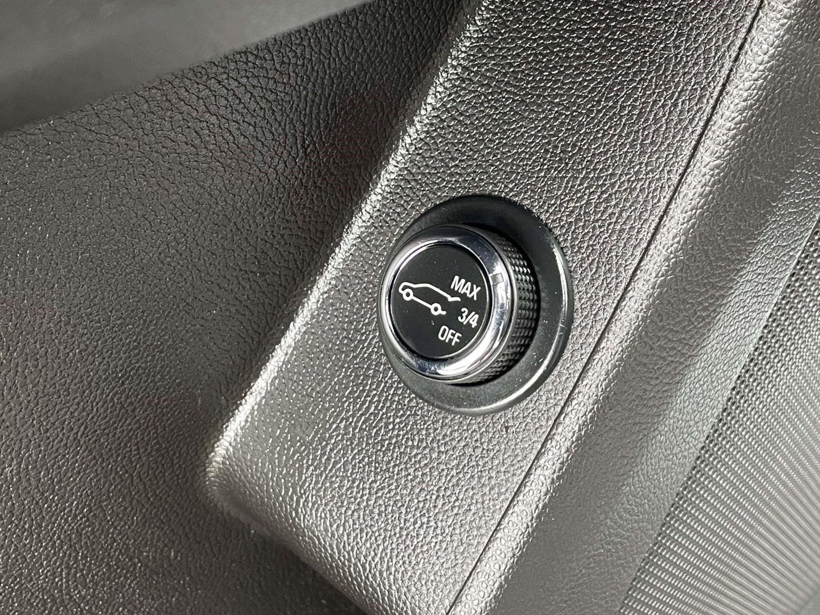 Used 2019 Summit White Chevrolet LT Cloth image 22