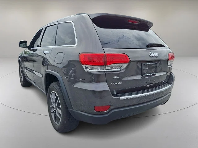Used 2019 Gray Jeep Limited image 4