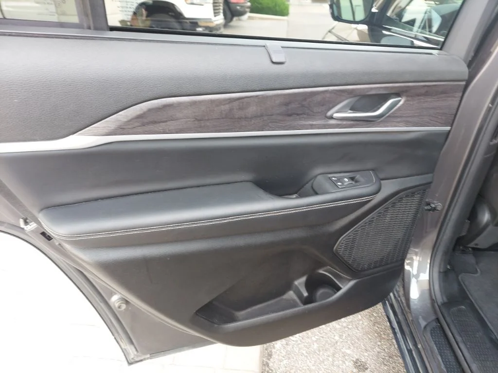 Used 2023 Gray Jeep Limited image 50