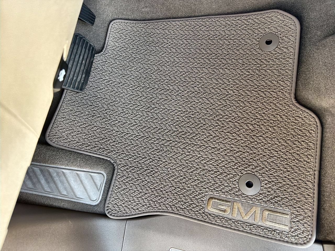 New 2026 Summit White GMC Denali image 30