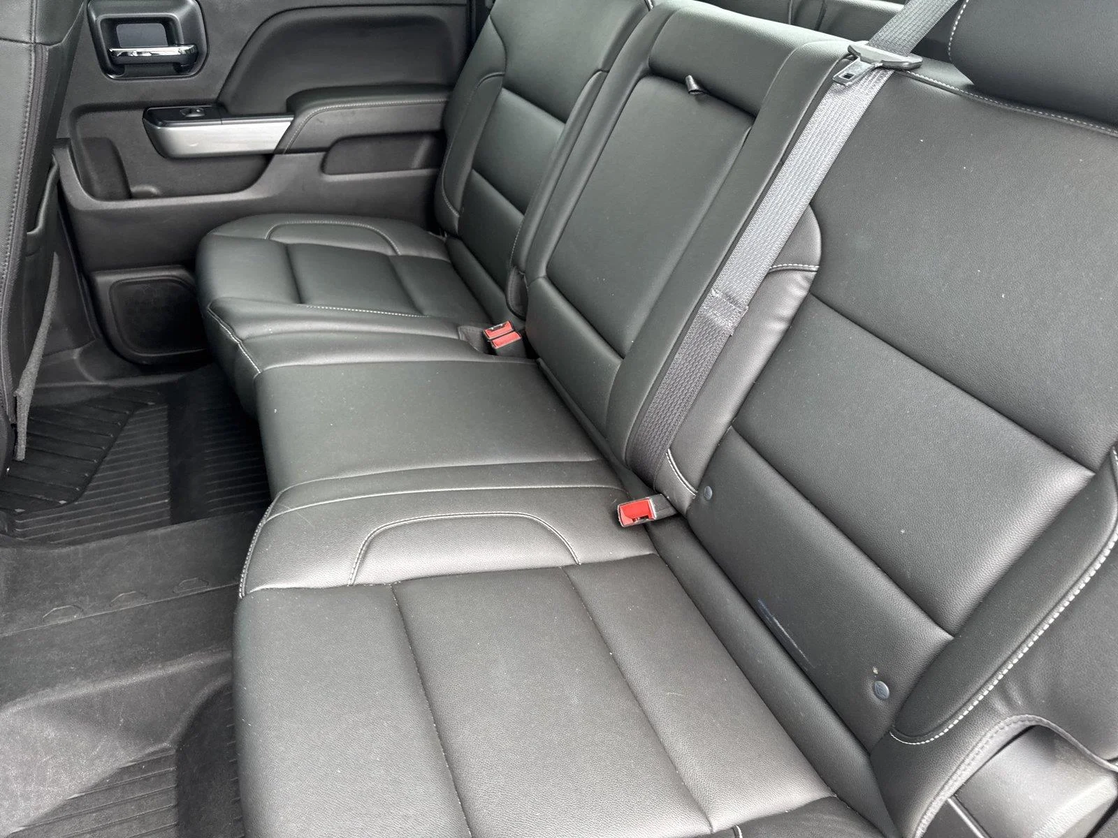 Used 2018 SUMMIT WHITE Chevrolet LT image 30