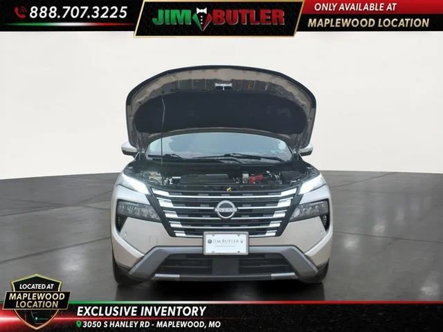 Used 2025 Silver Nissan SL Intelligent AWD image 23