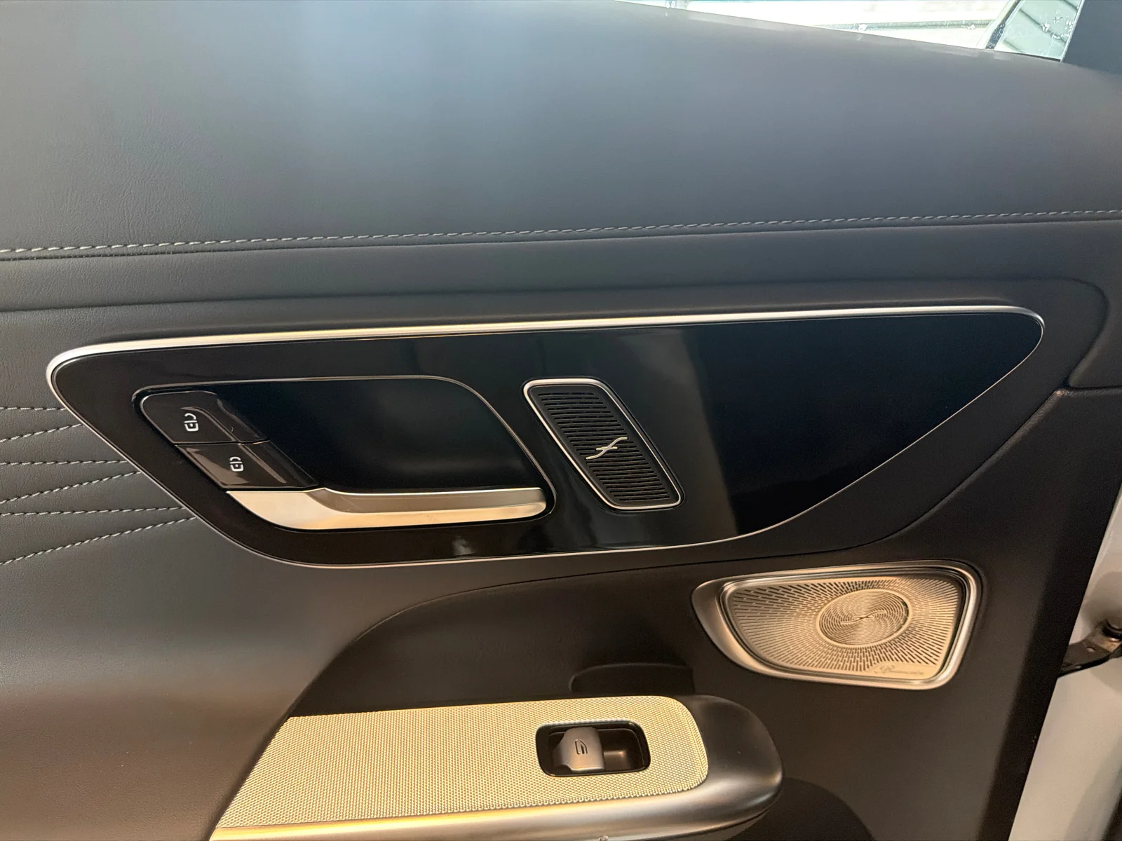 Used 2026 Silver Mercedes-Benz GLC 300 4MATIC SUV image 15