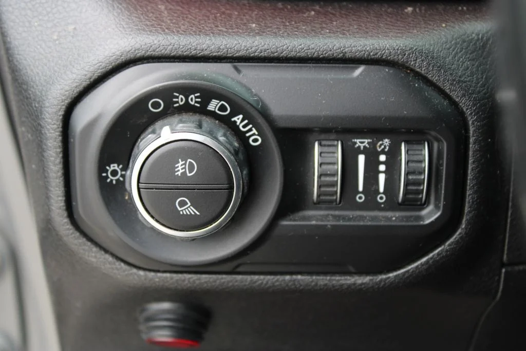 Used 2021 Gray Jeep Sport image 26
