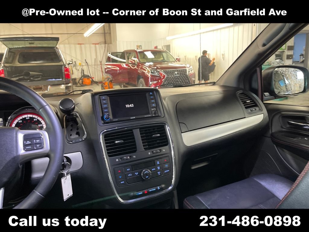 Used 2016 Blue Dodge R/T image 18