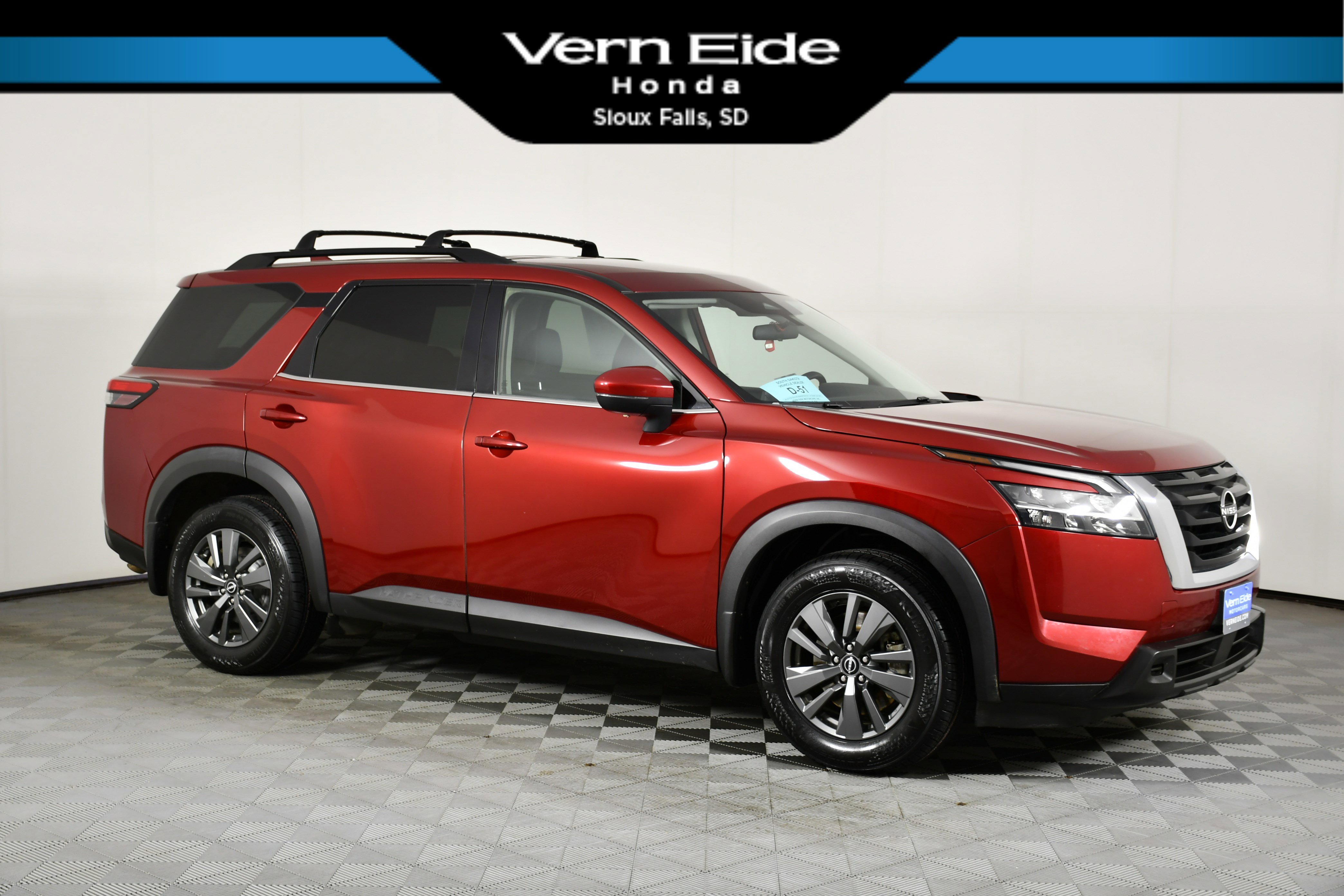 2022 Nissan Pathfinder SV