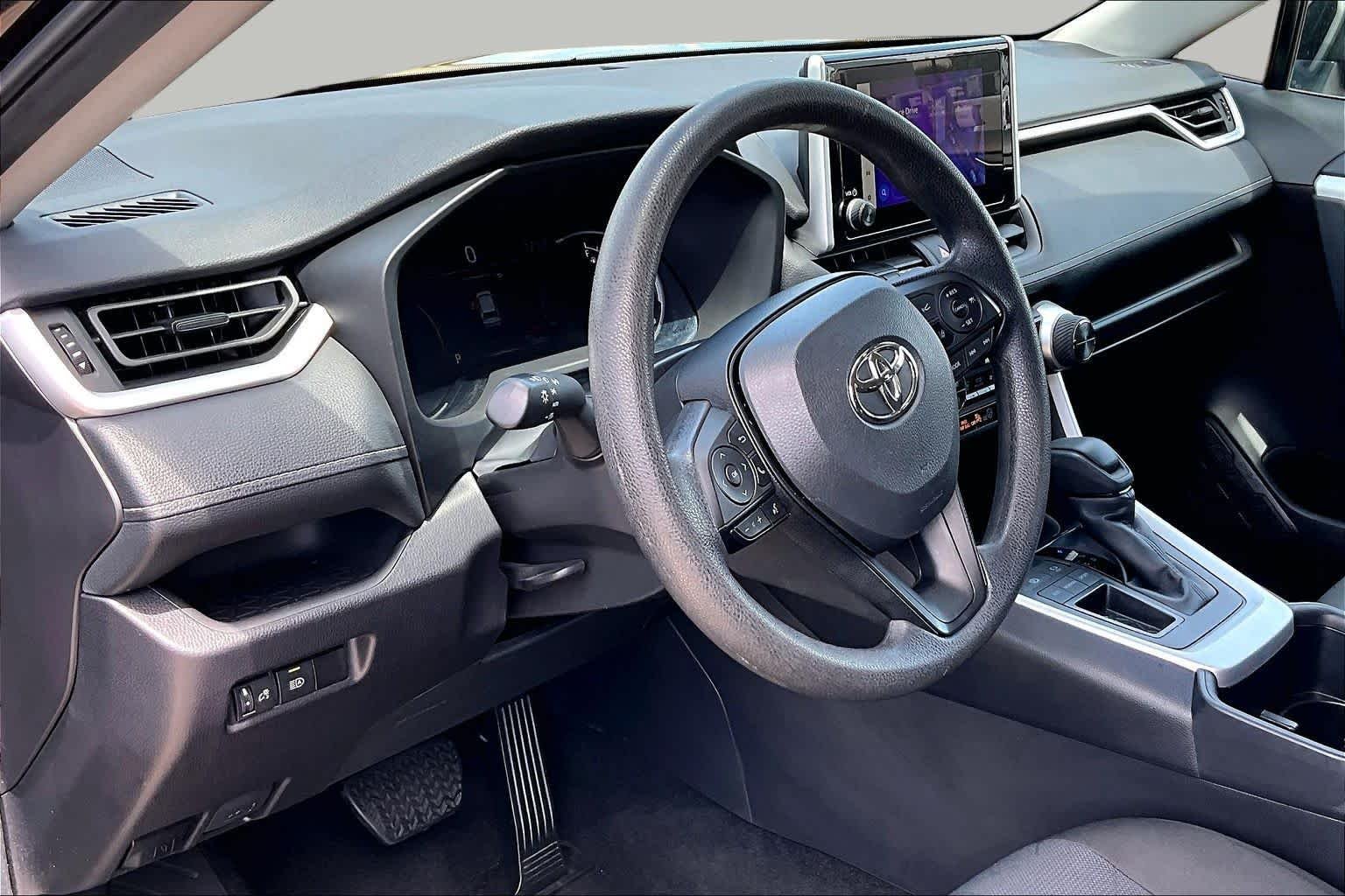Used 2025 Midnight Black Metallic Toyota XLE image 18