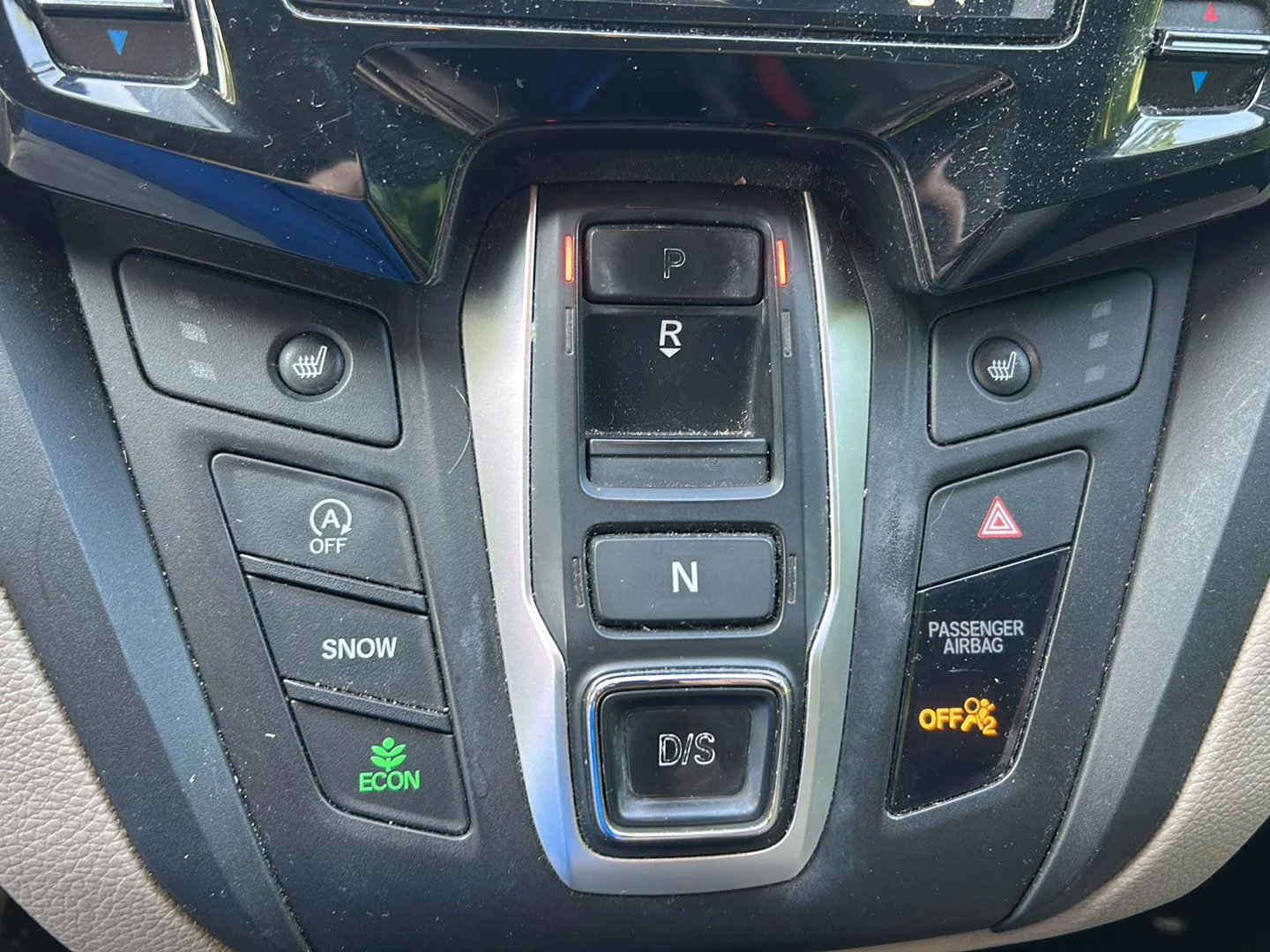 Used 2019 White Diamond Pearl Honda Touring image 10