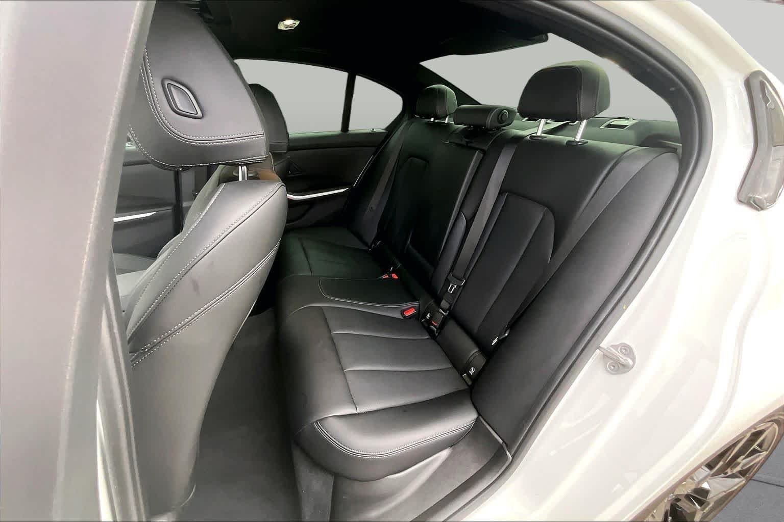Used 2025 Alpine White BMW 330i image 21