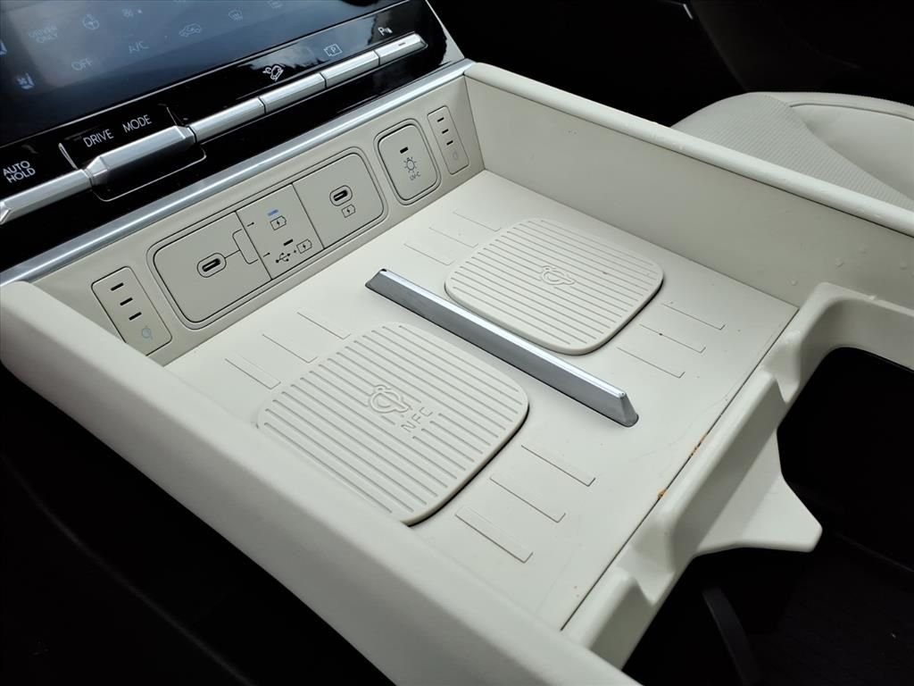 Used 2024 Black Hyundai Calligraphy image 19