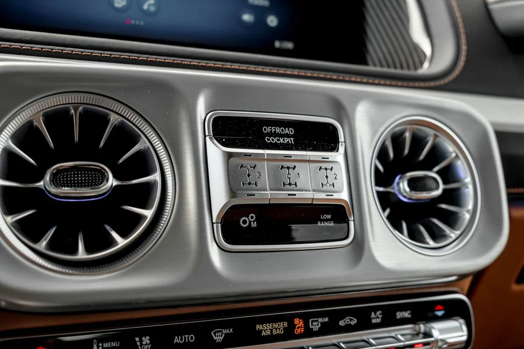 New 2026 MANUFAKTUR Deep Green Non-Metallic Mercedes-Benz G 63 AMG® image 18