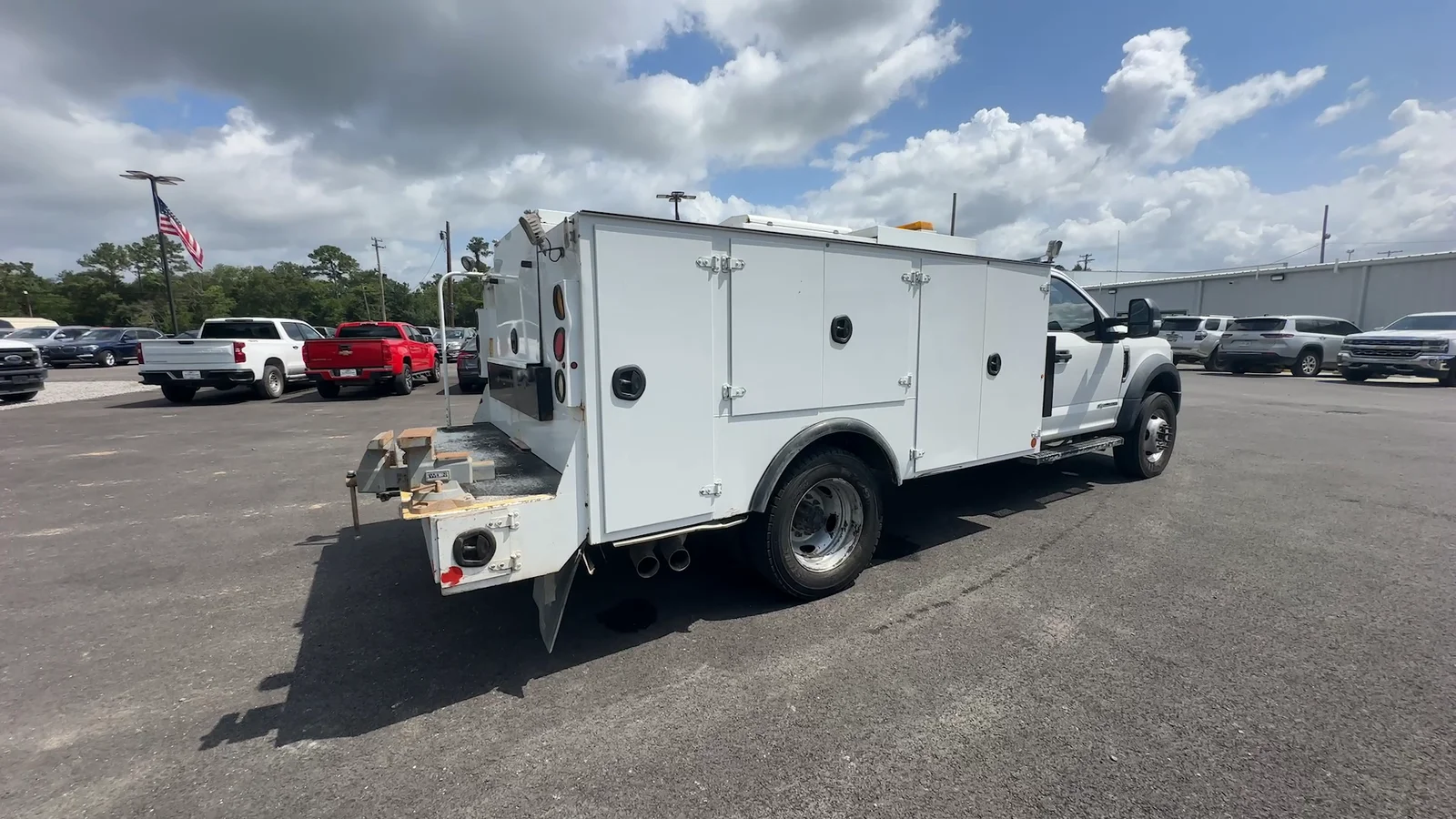 Used 2019 White Ford XL image 7