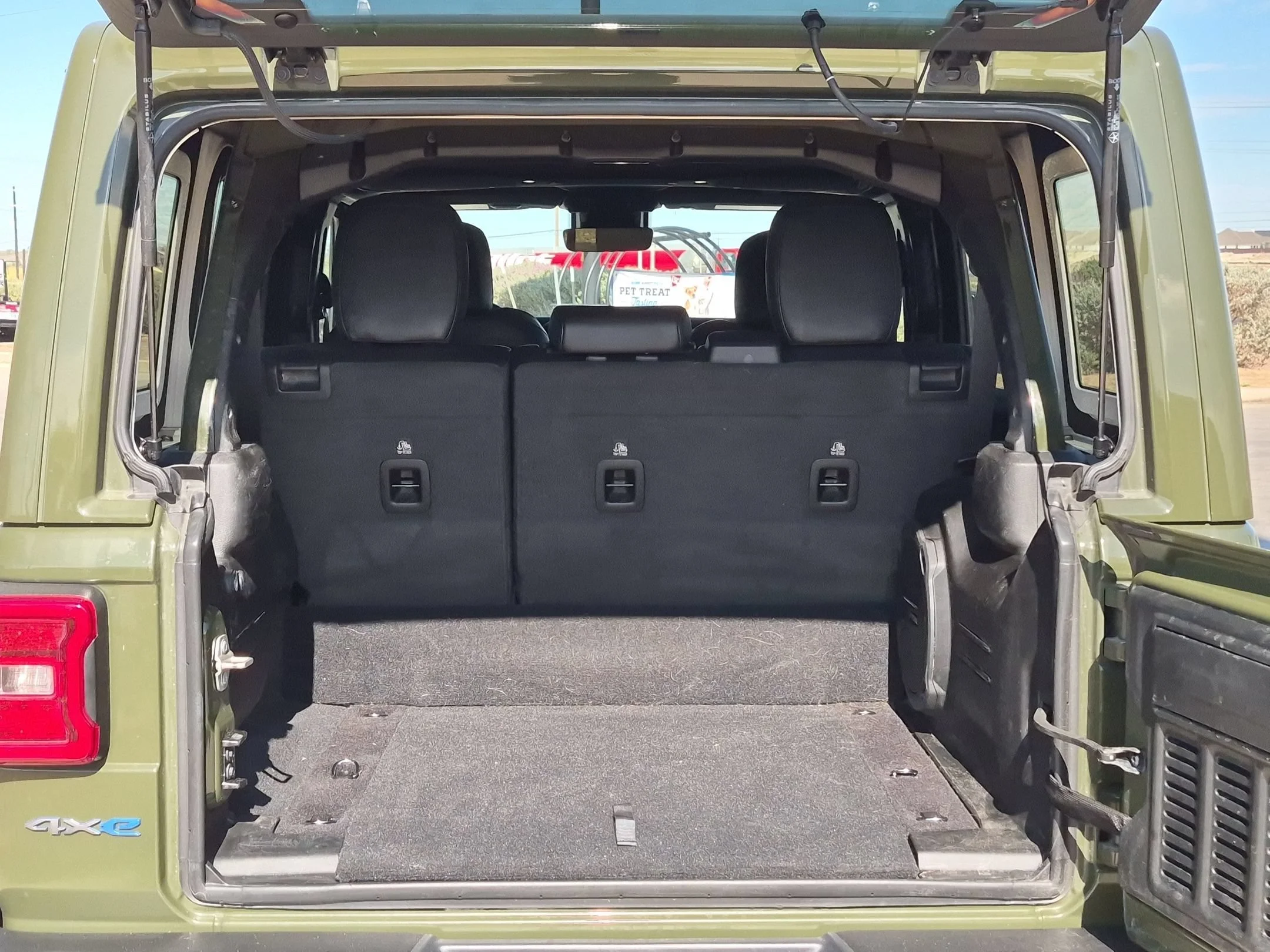 Used 2024 Green Jeep Rubicon X 4xe image 25
