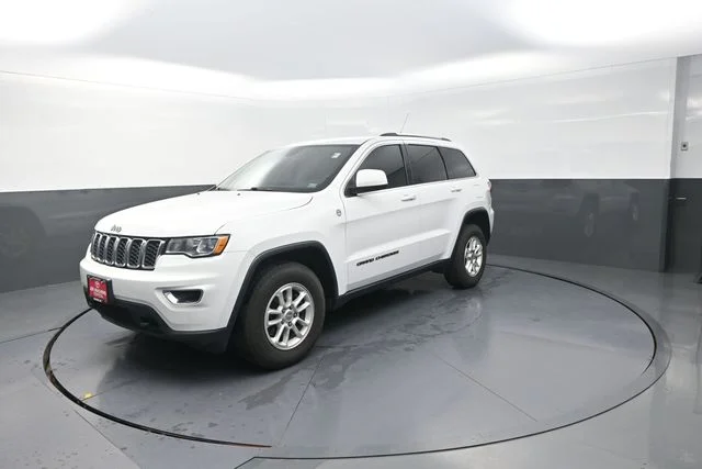Used 2019 White Jeep Laredo E image 39