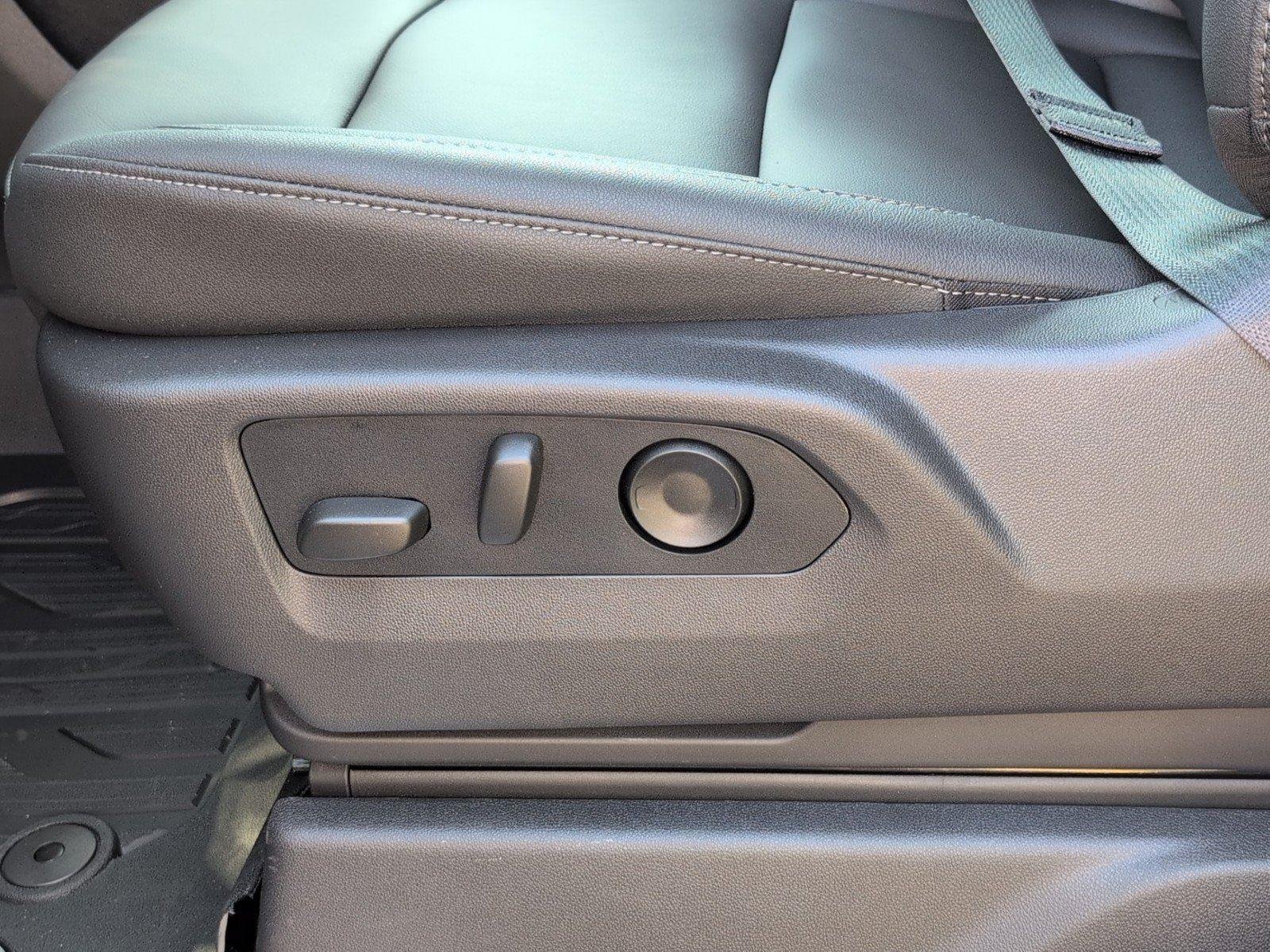 New 2026 Summit White GMC Elevation image 18