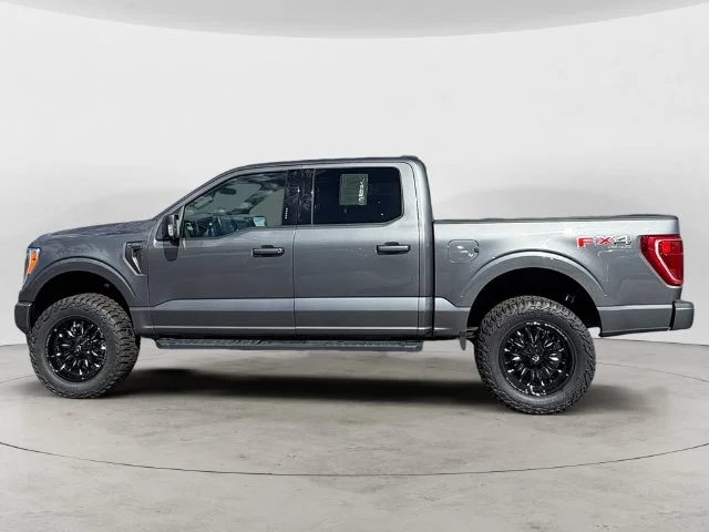 Used 2022 Gray Ford XLT image 9