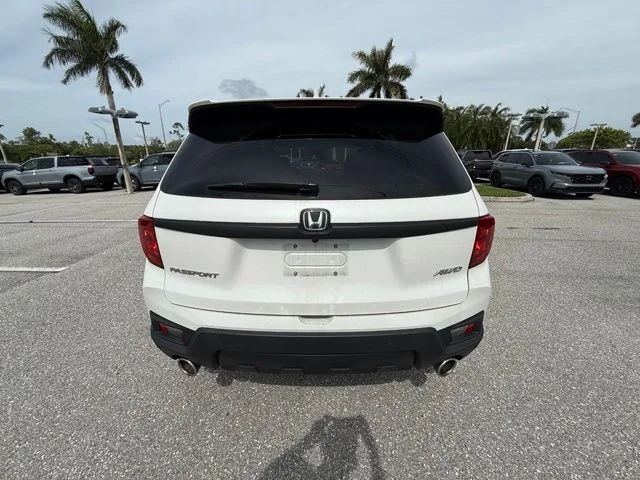 Used 2023 White Honda EX-L image 4