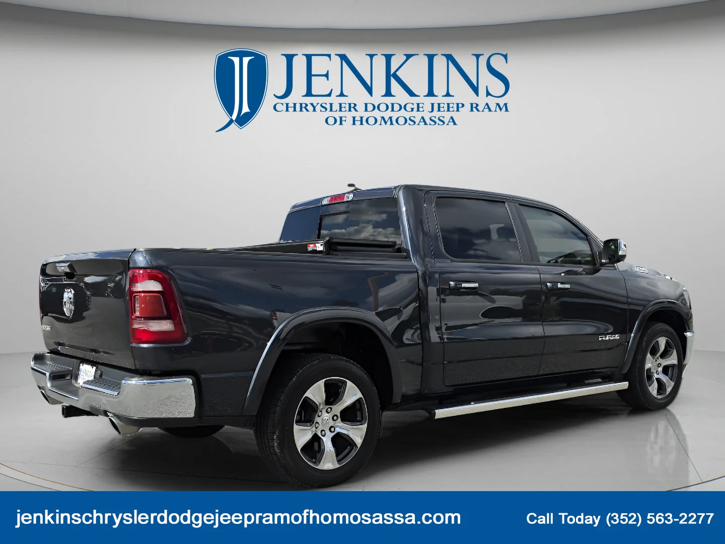 Used 2019 Maximum Steel Metallic Clearcoat Ram Laramie image 4
