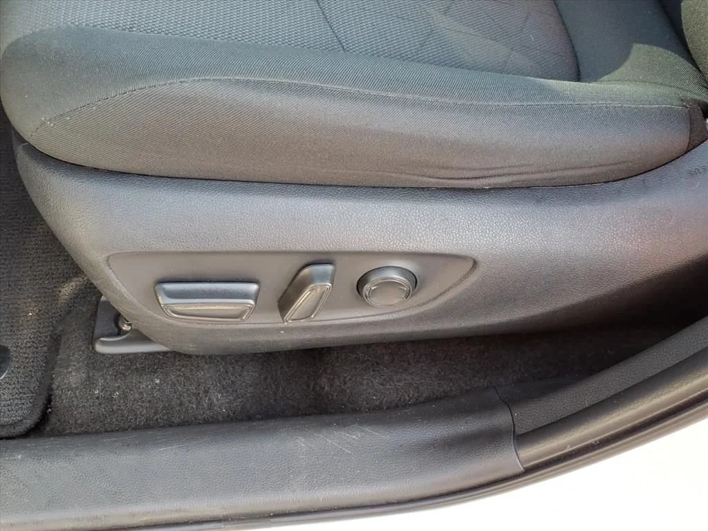 Used 2024 White Toyota XLE image 5