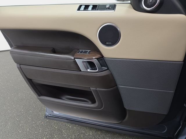 Used 2019 Blue Land Rover HSE image 25