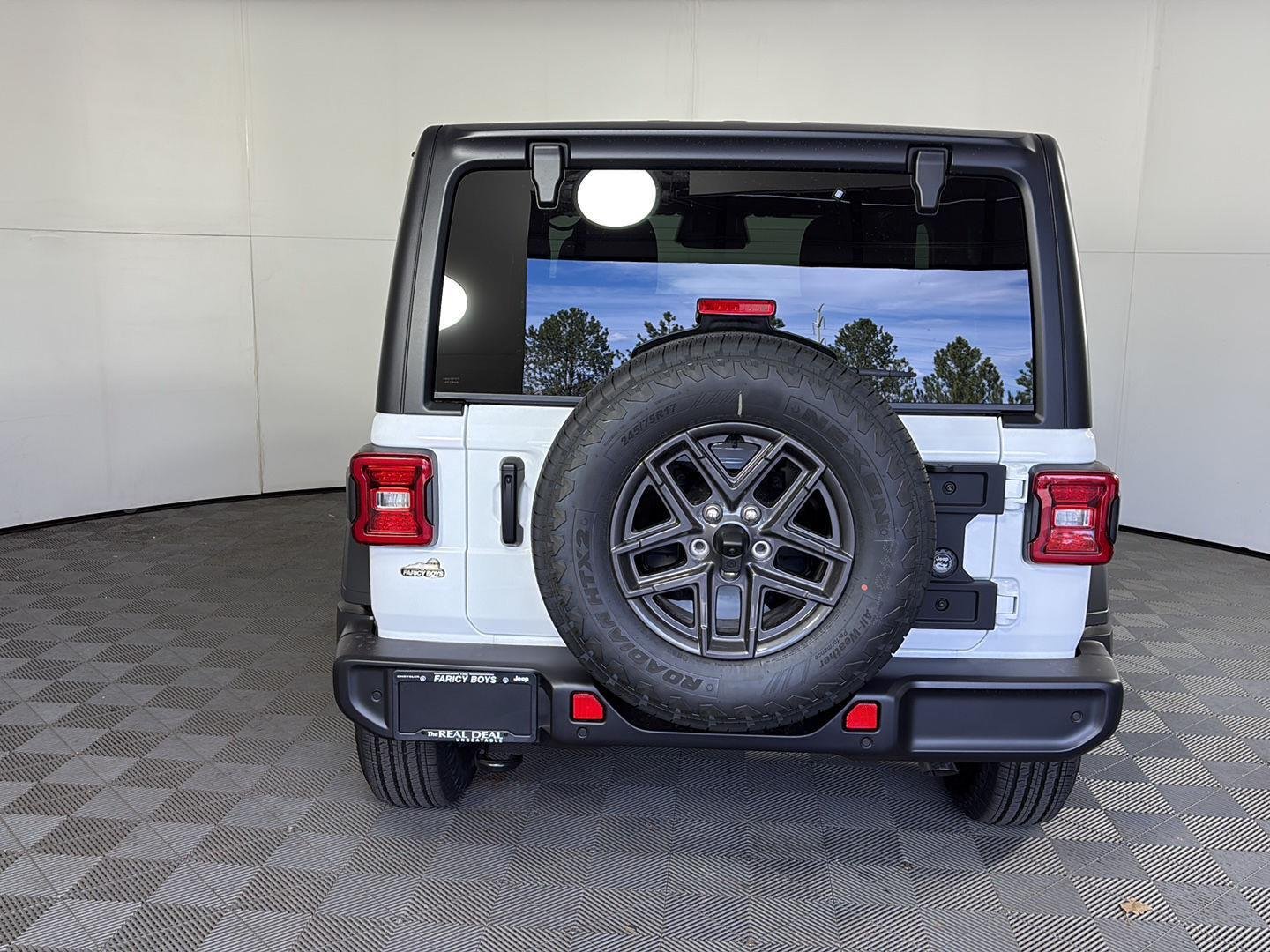 New 2026 Bright White Clear-Coat Exterior Paint Jeep Sport S image 5