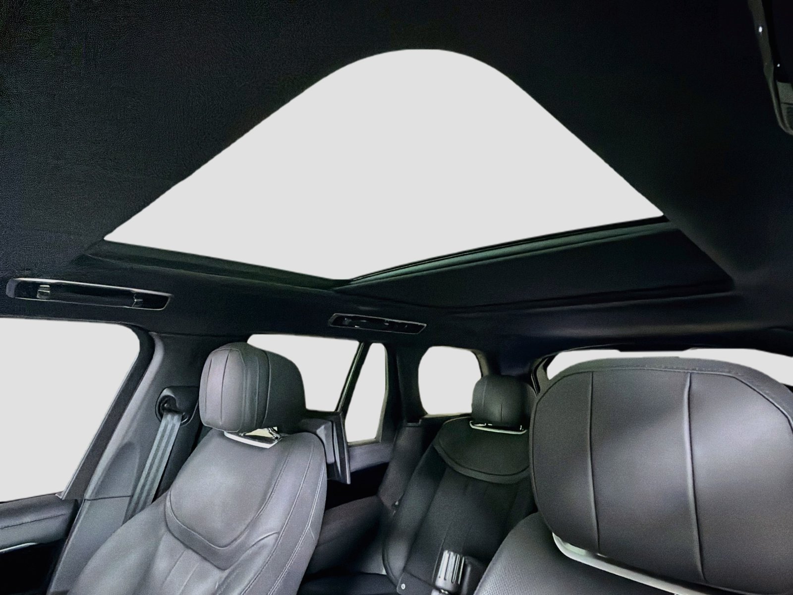 Used 2023 Santorini Black Metallic Land Rover Autobiography image 9