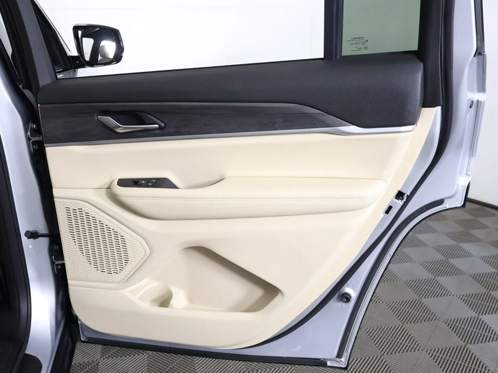 Used 2023 Silver Jeep Limited image 29