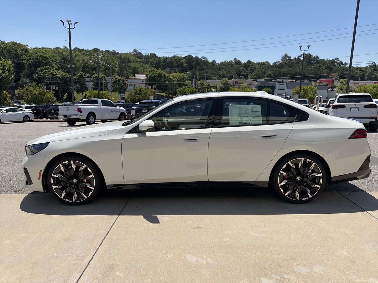 New 2027 Alpine White BMW 530i xDrive image 5