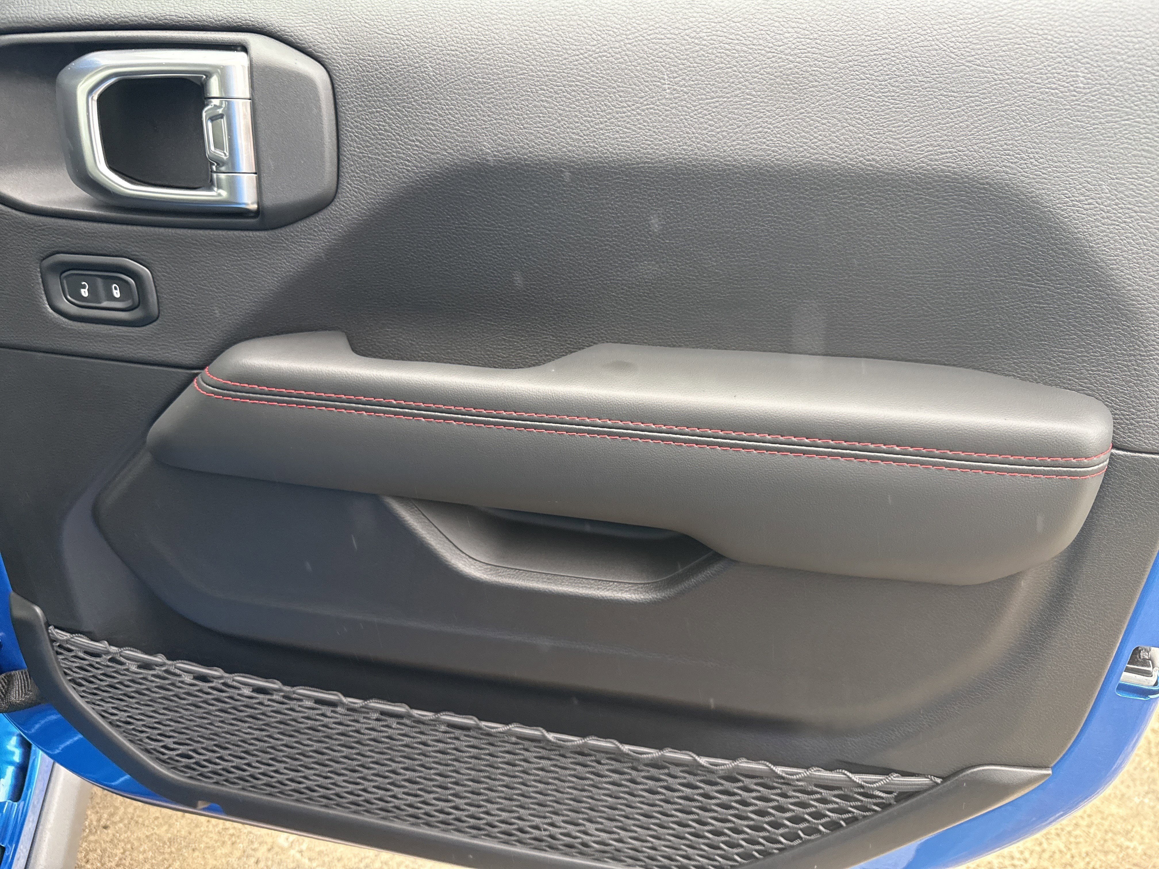 New 2026 Hydro Blue Pearlcoat Jeep  image 16
