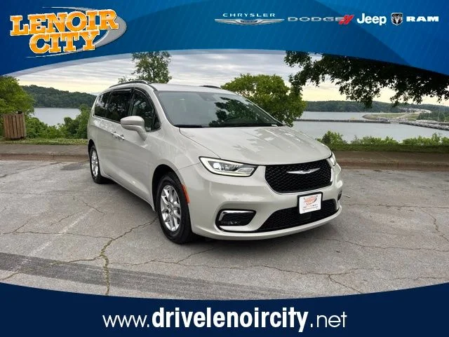 2021 Chrysler Pacifica Touring L's photo