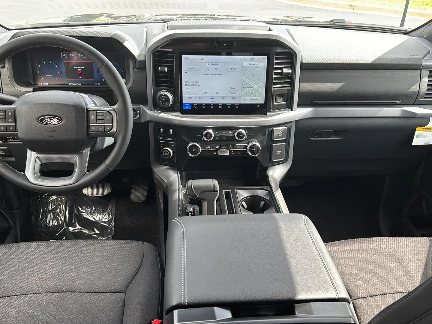 New 2026 Carbonized Gray Metallic Ford XLT image 9
