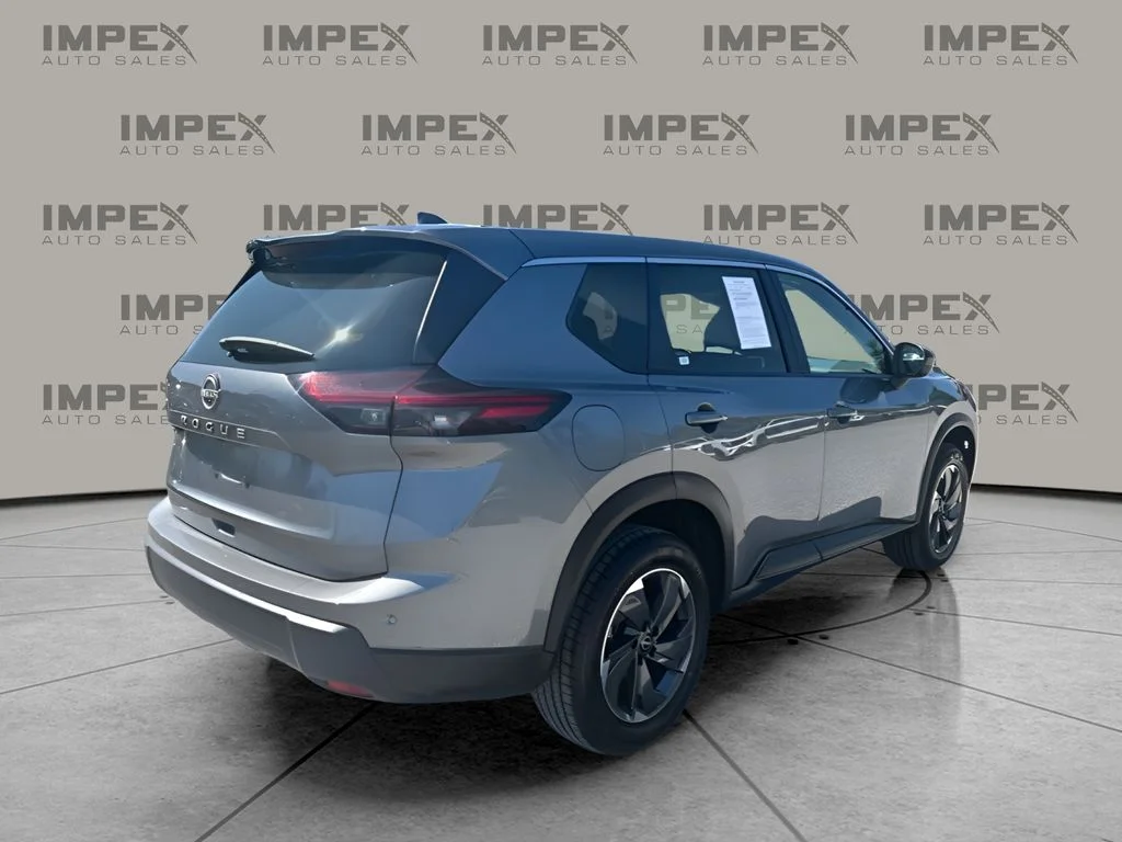 Used 2025 Gray Nissan SV image 5