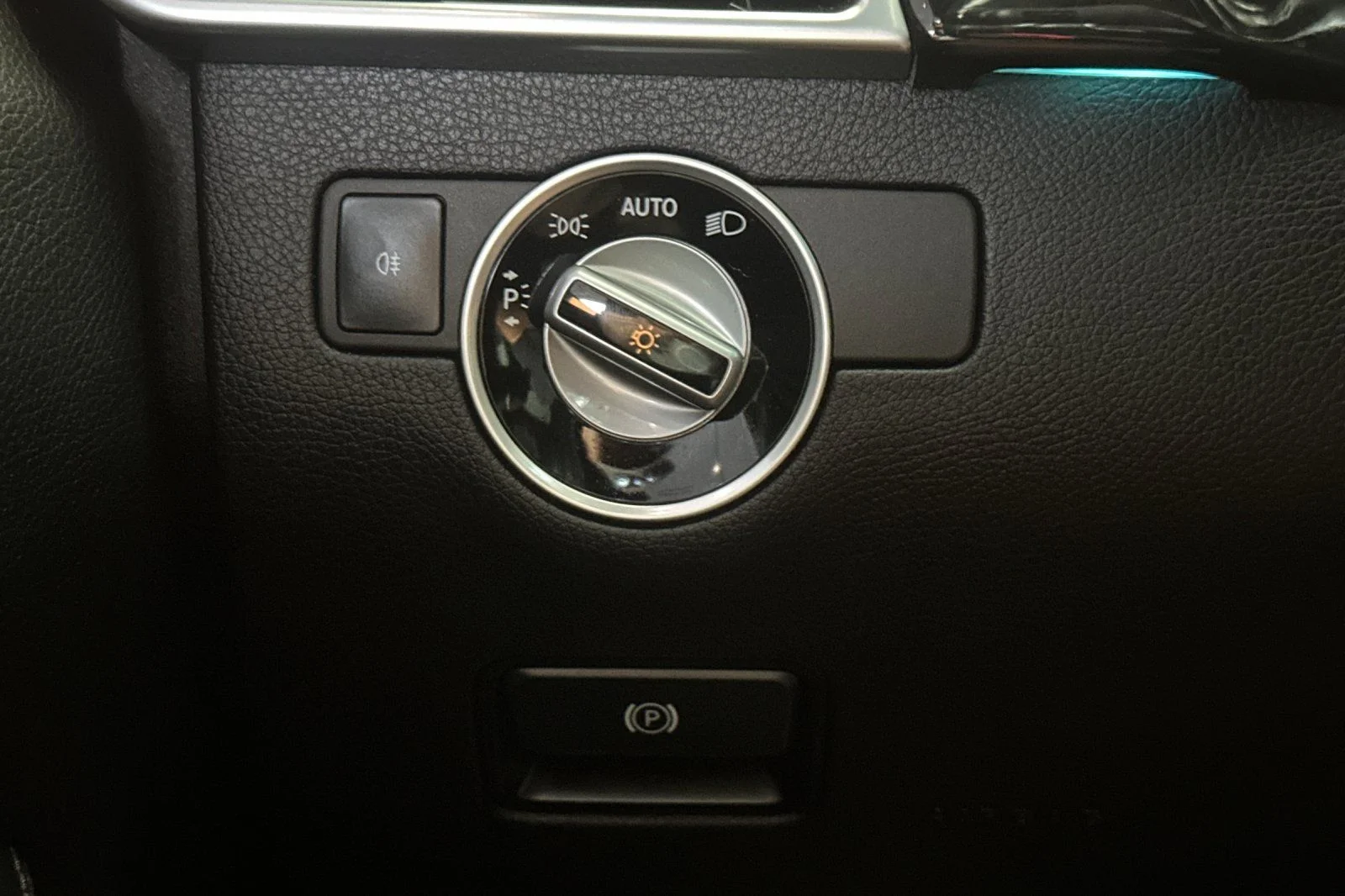 Used 2017  Mercedes-Benz GLS 450 image 32