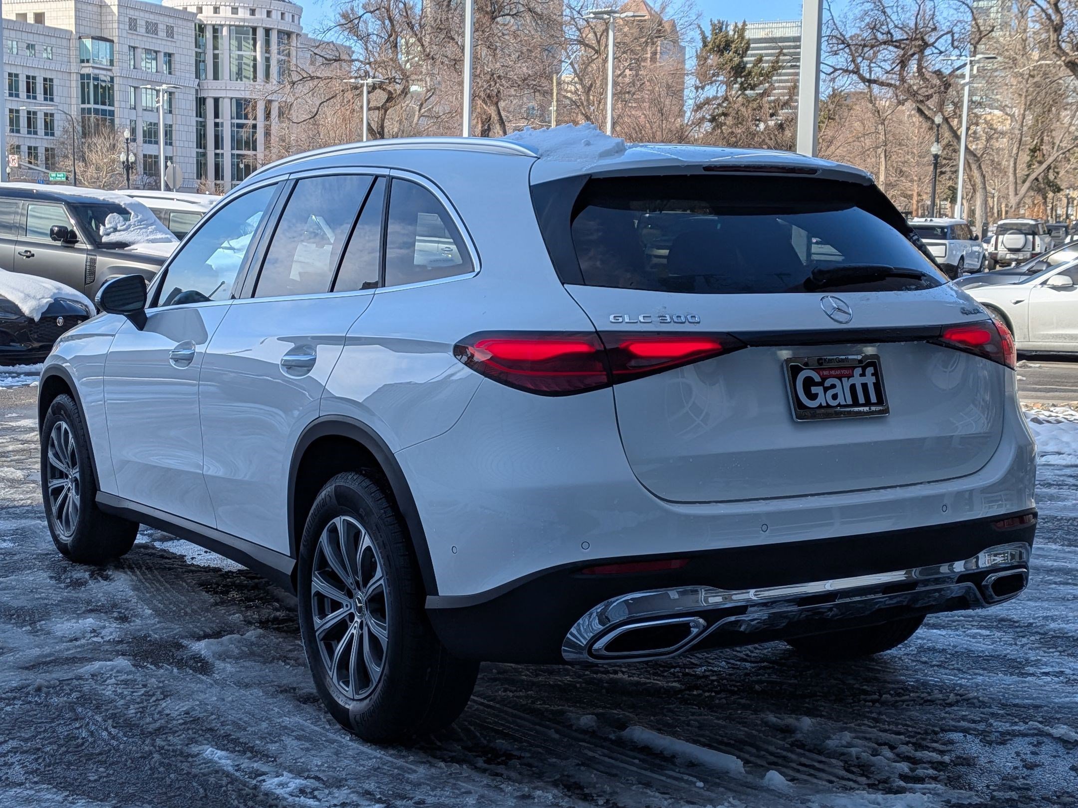 New 2026 Polar White Mercedes-Benz GLC 300 image 5