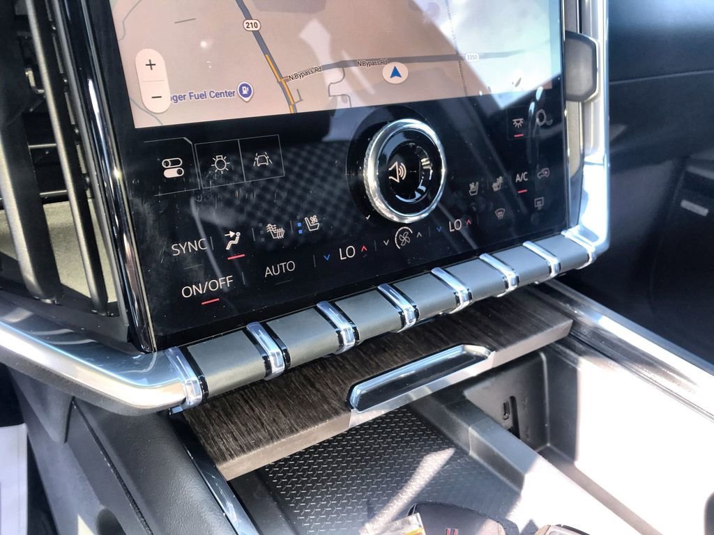 2026 GMC Acadia Denali - Photo 18