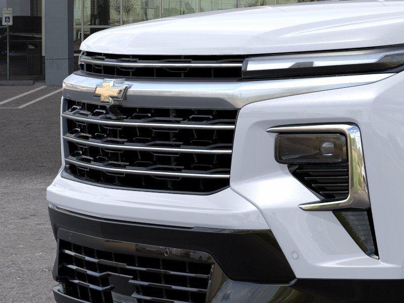 New 2026 Polar White Tricoat Chevrolet High Country image 13