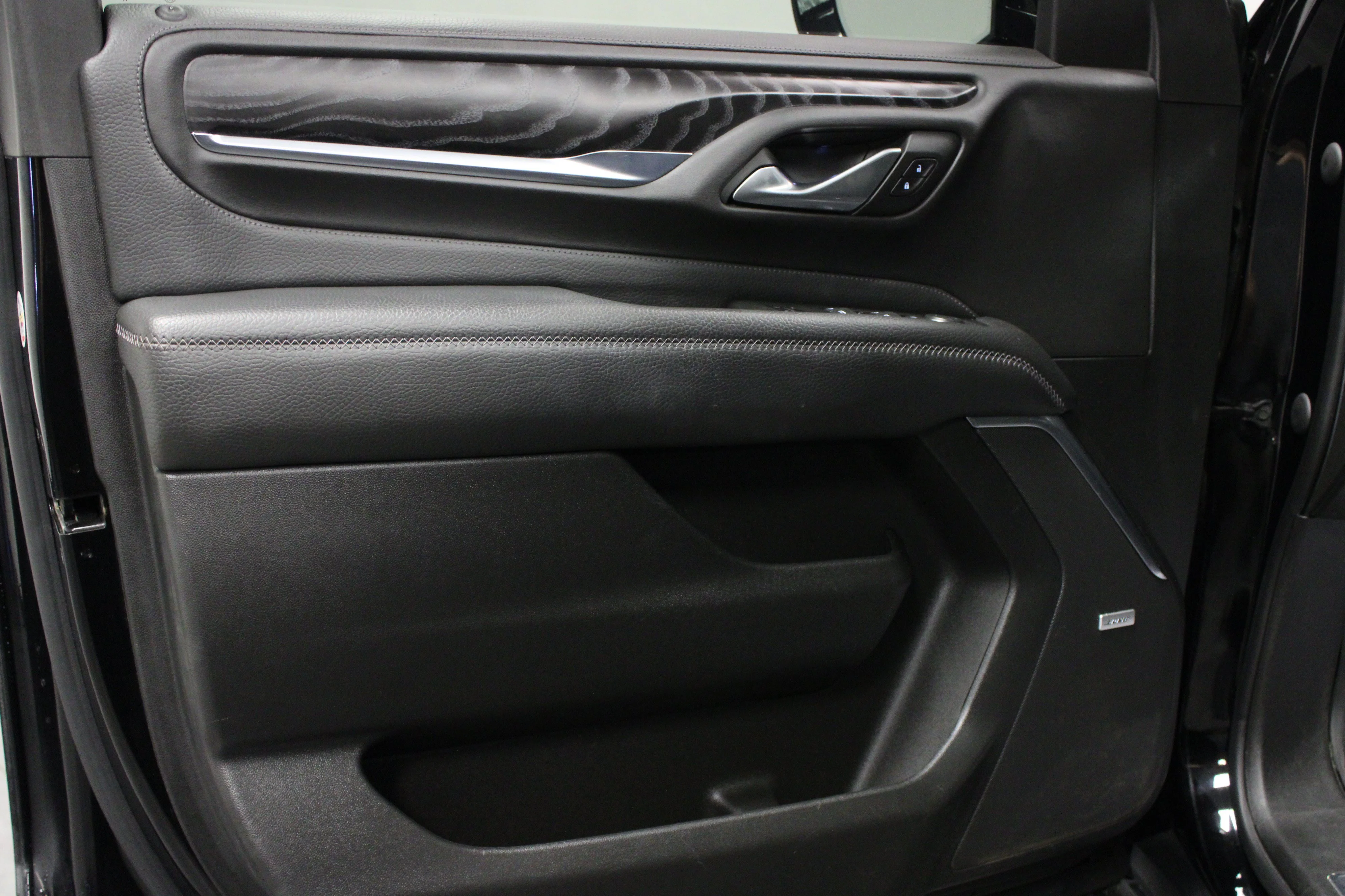 Used 2022 Onyx Black GMC Denali image 11
