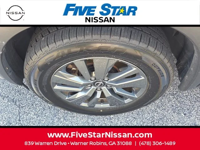 Used 2024 Silver Nissan S image 17