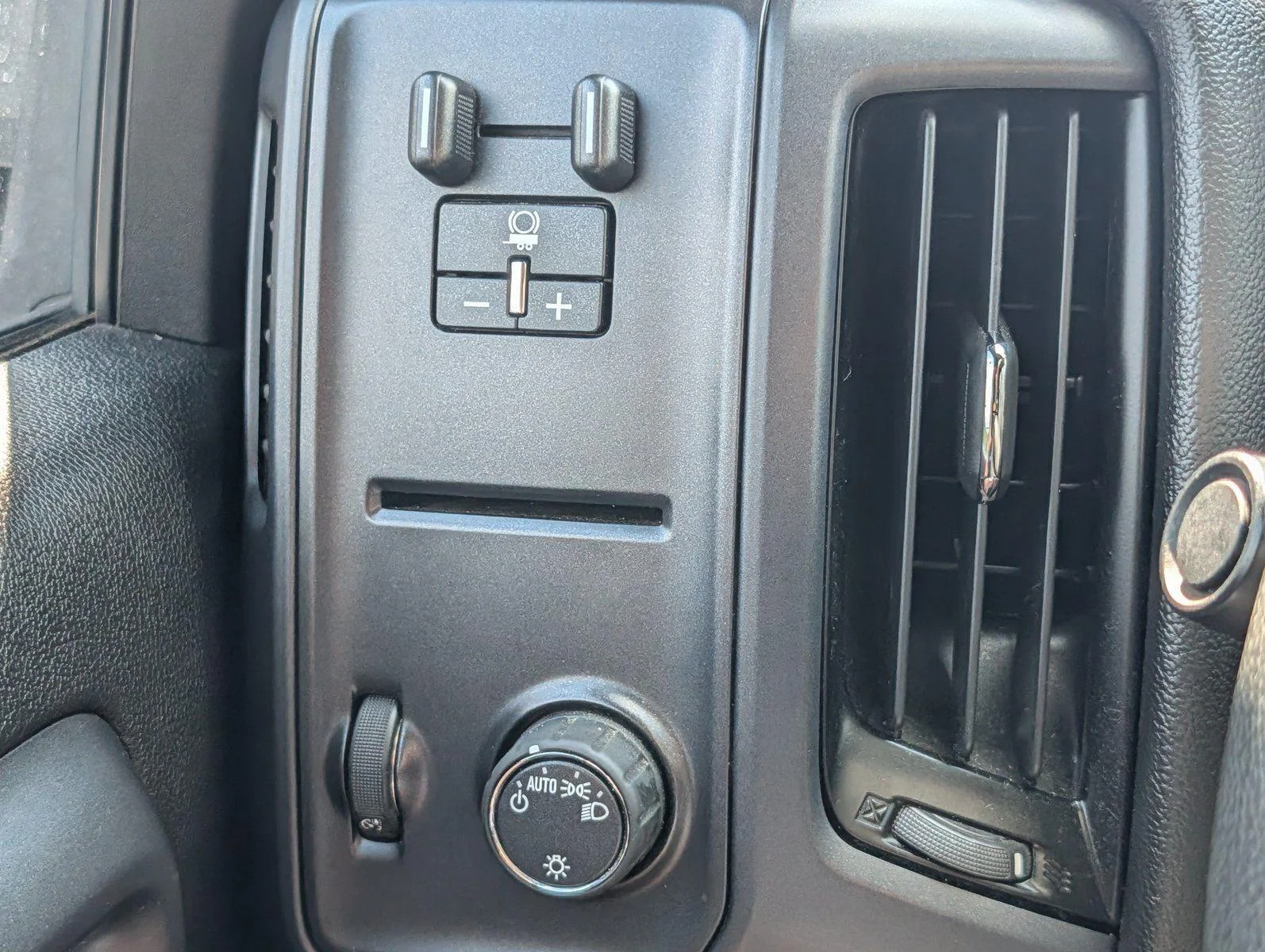 Used 2019 Summit White Chevrolet Work Truck image 22
