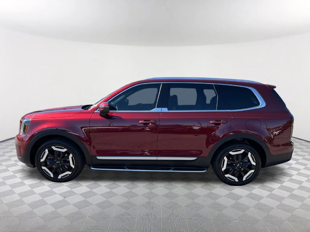 Used 2024 Red Kia EX image 8