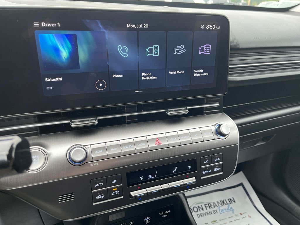 Used 2025 Green Hyundai SEL image 19