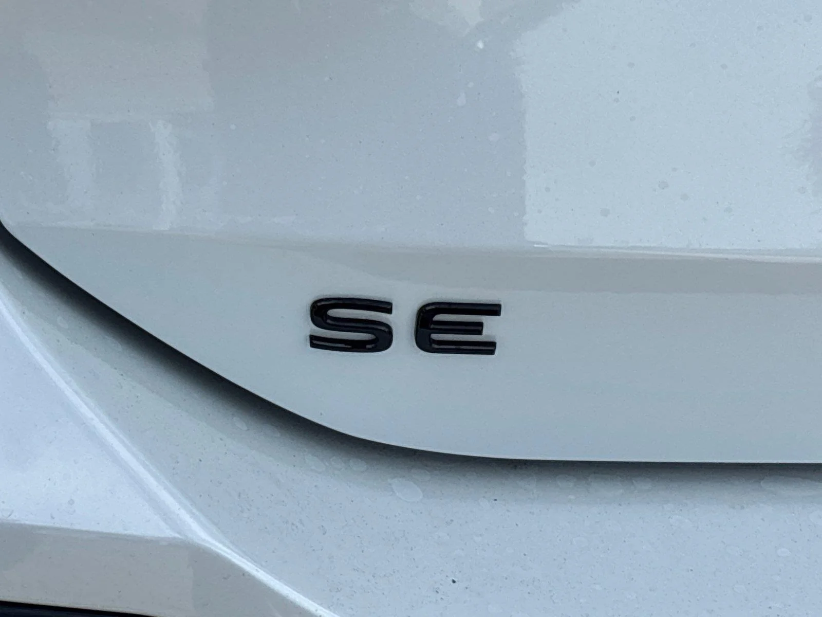 New 2026 opal white pearl Volkswagen SE R-Line Black image 11