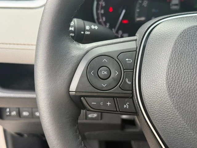 Certified Used 2025 Silver Toyota XLE Premium image 19