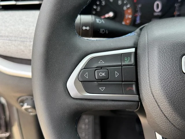 Used 2022 Gray Jeep Latitude image 16